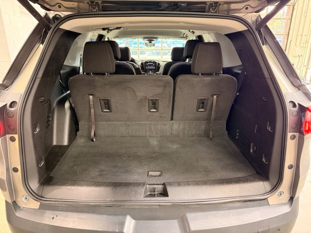 Used 2019 Chevrolet Traverse LT FWD image 21
