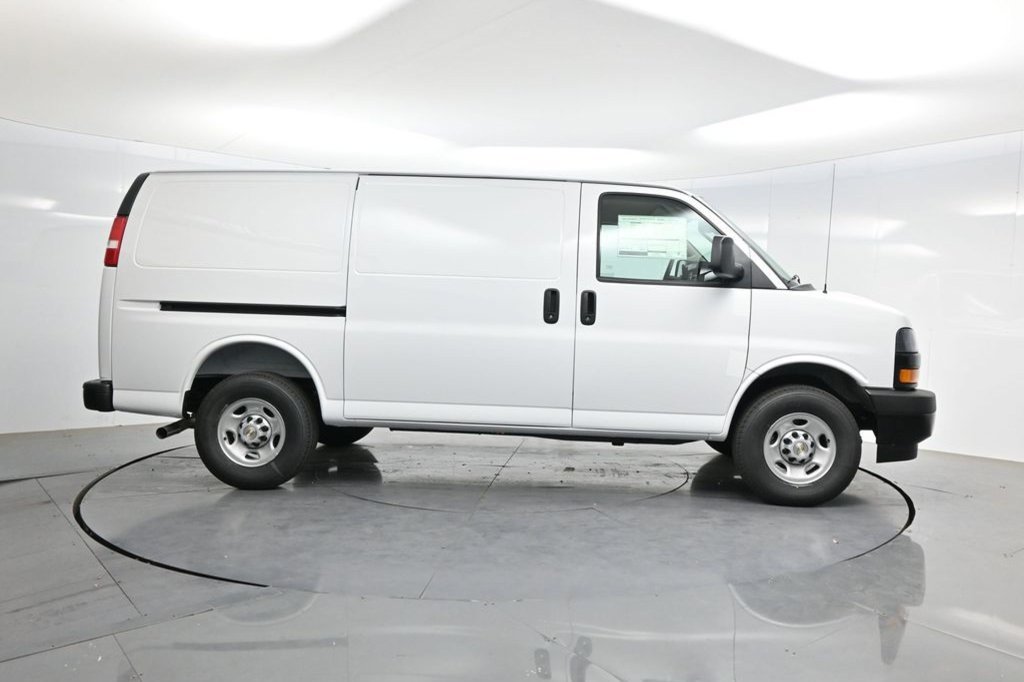 New 2026 Chevrolet Express 2500 w/ Driver Convenience Package RWD image 4