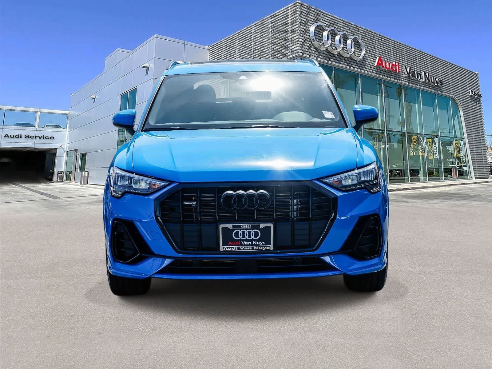 Used 2022 Audi Q3 2.0T Premium w/ Black Optic Sport Package image 6