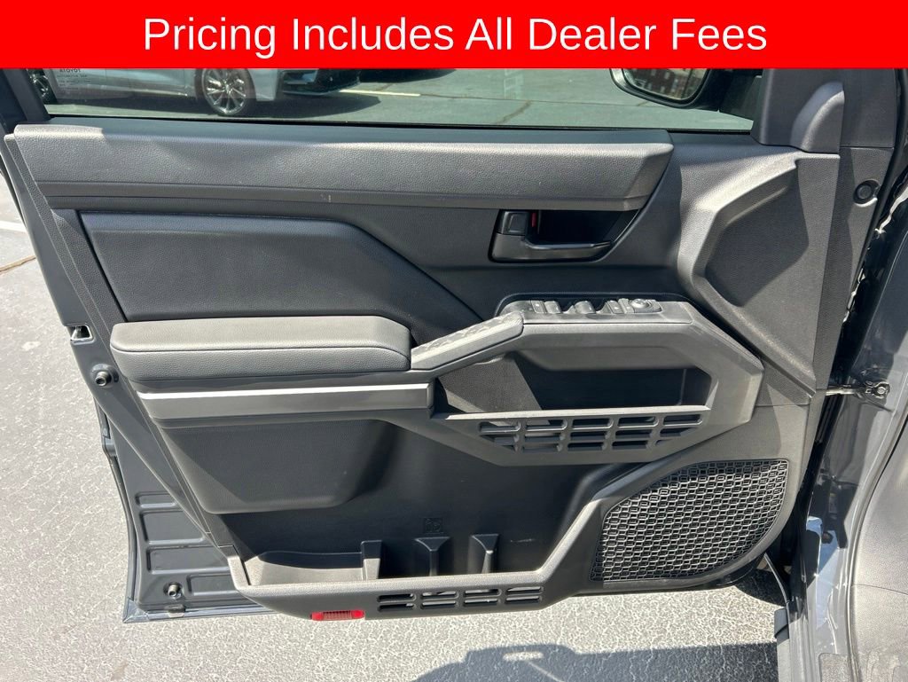 Used 2025 Toyota Tacoma SR5 AWD/4WD image 3