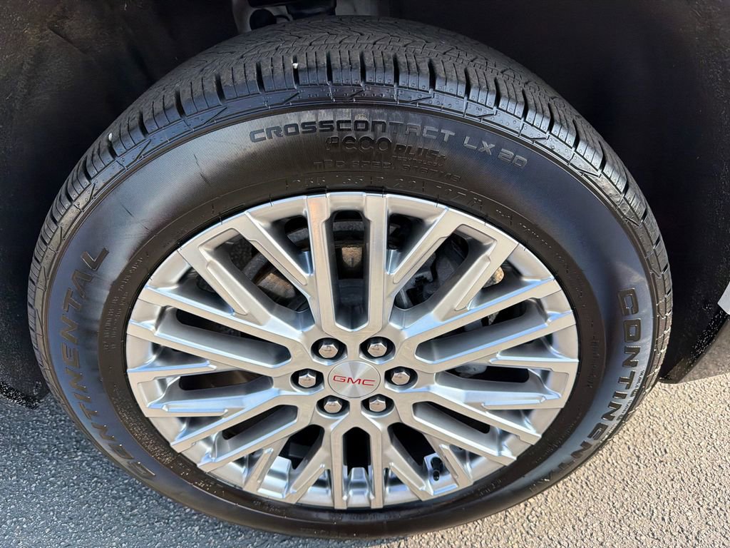 Used 2024 GMC Acadia Denali image 12