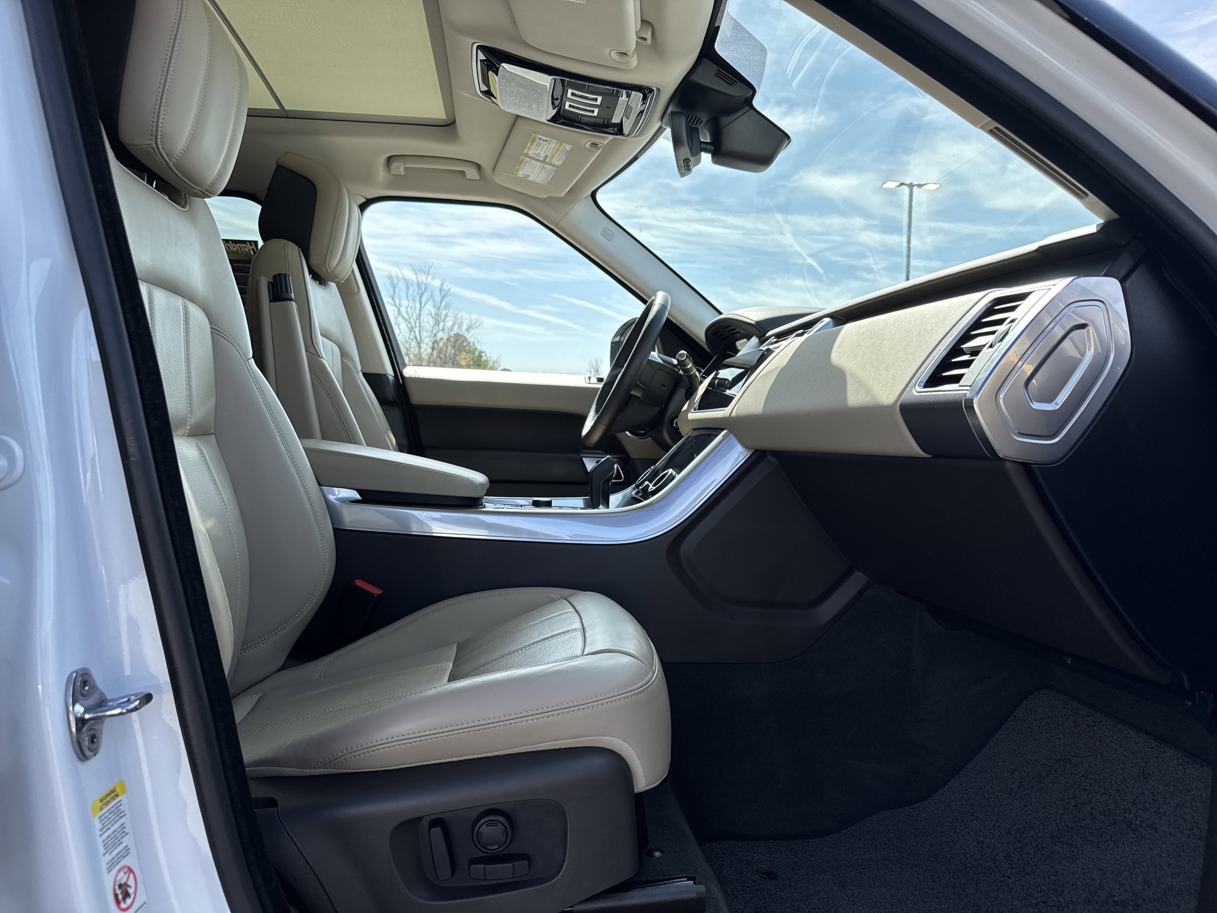 Used 2019 Land Rover Range Rover Sport HSE AWD/4WD image 32