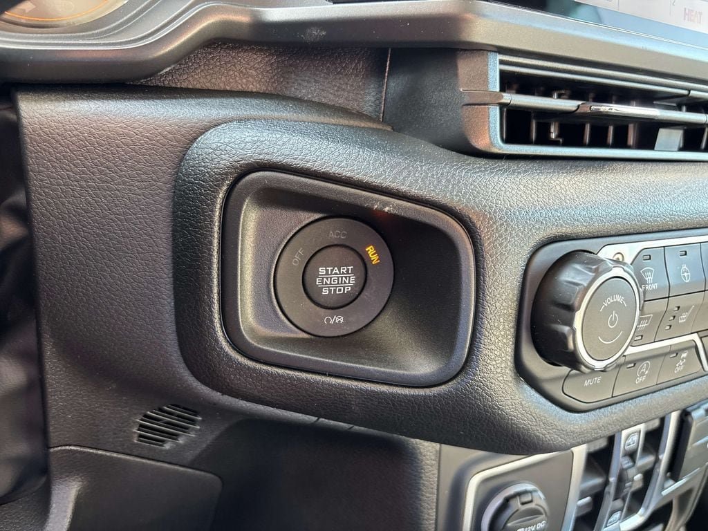 New 2026 Jeep Gladiator Sport AWD/4WD image 10