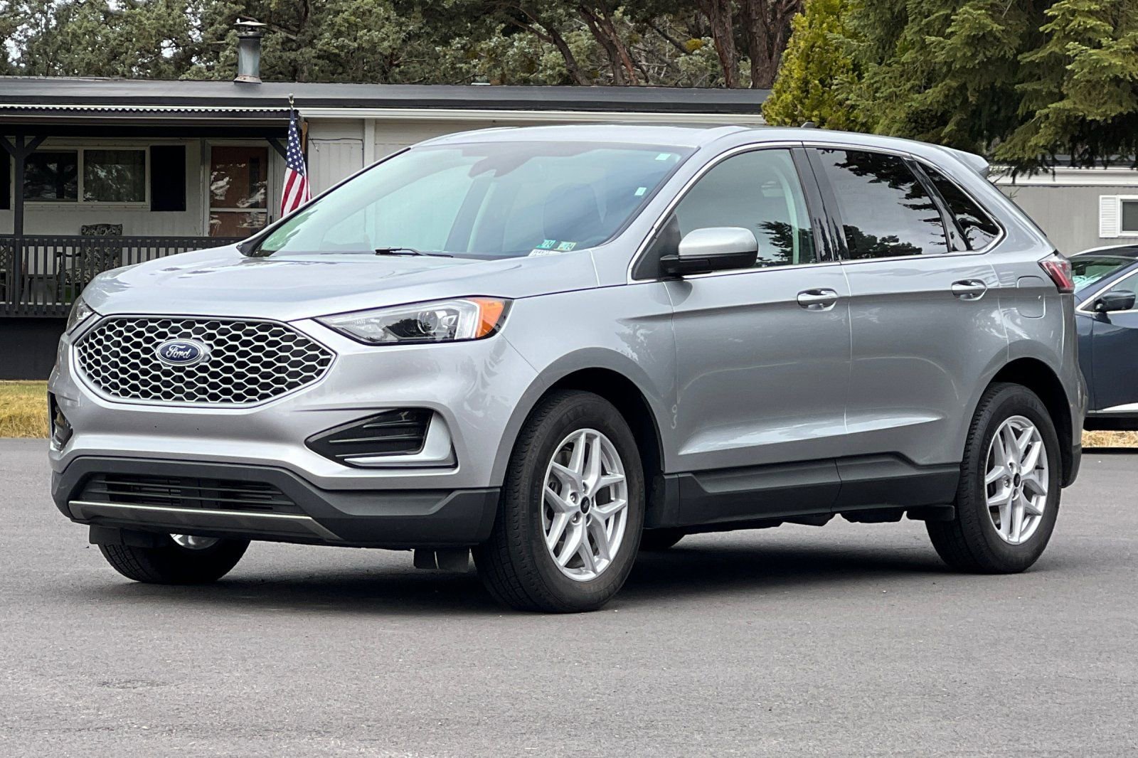 Used 2023 Ford Edge SEL image 8
