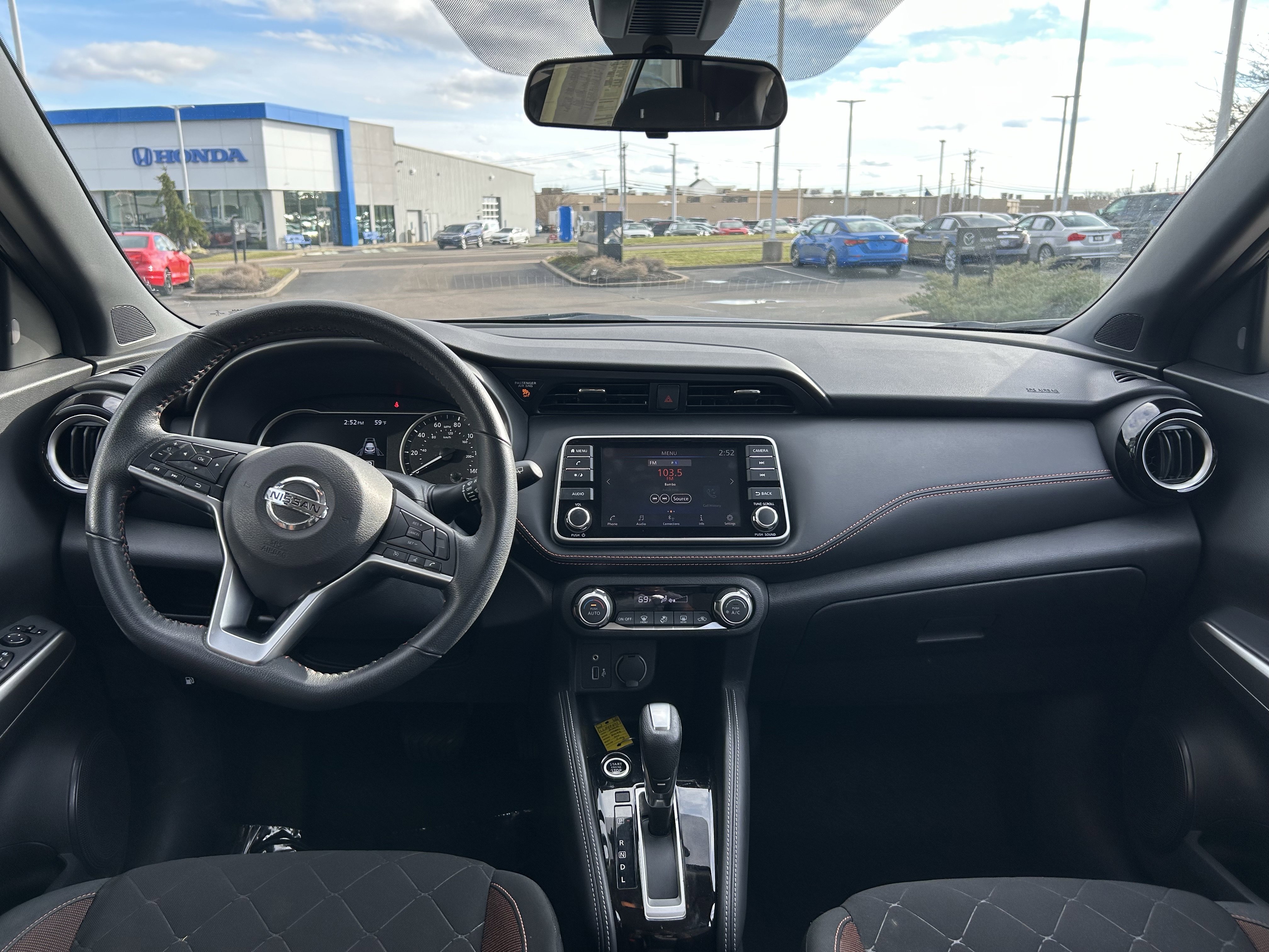 Used 2020 Nissan Kicks SR image 9