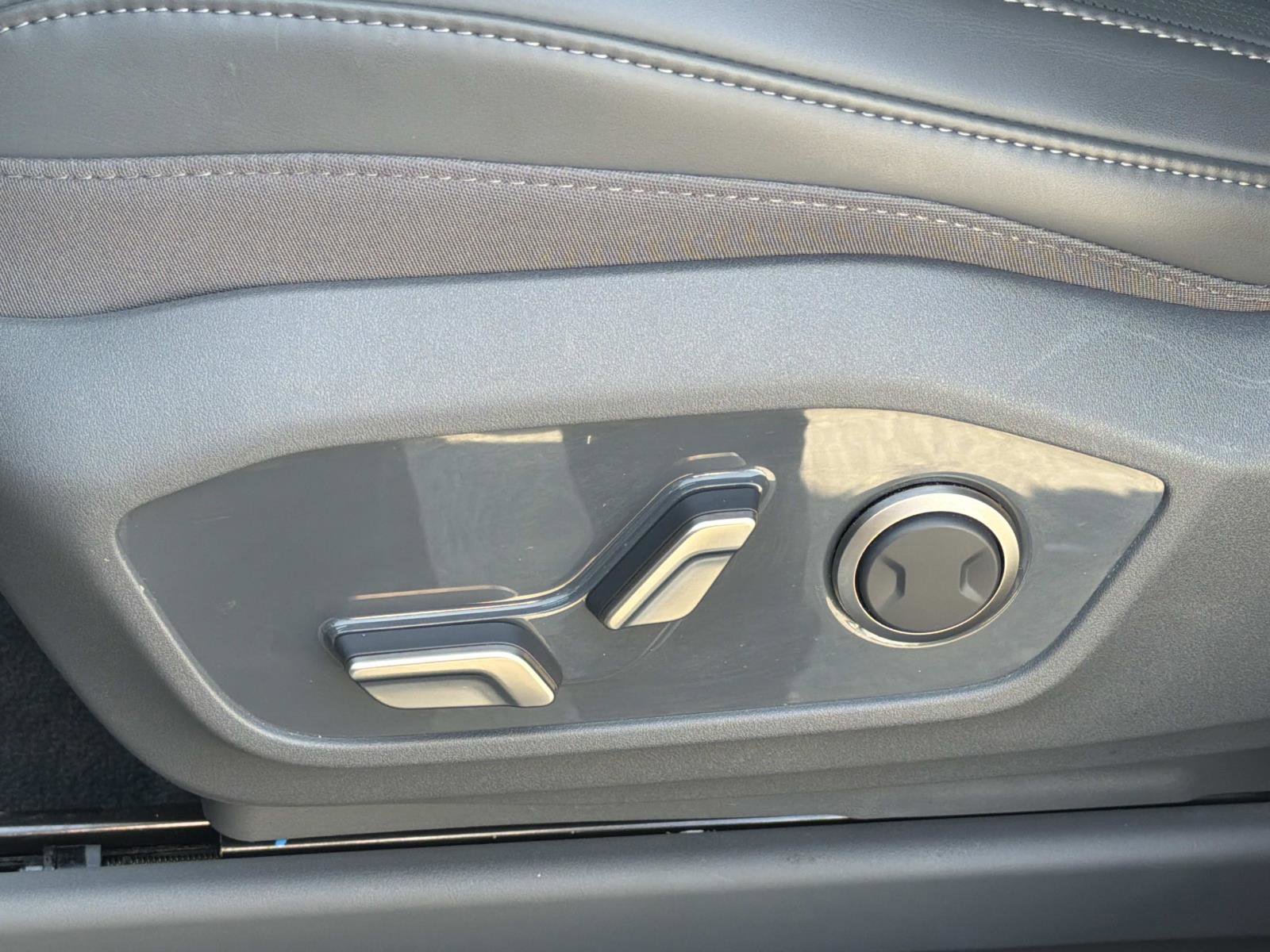 Used 2026 Kia EV9 Light RWD image 19