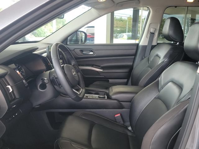 Used 2024 Nissan Pathfinder SL AWD/4WD image 9