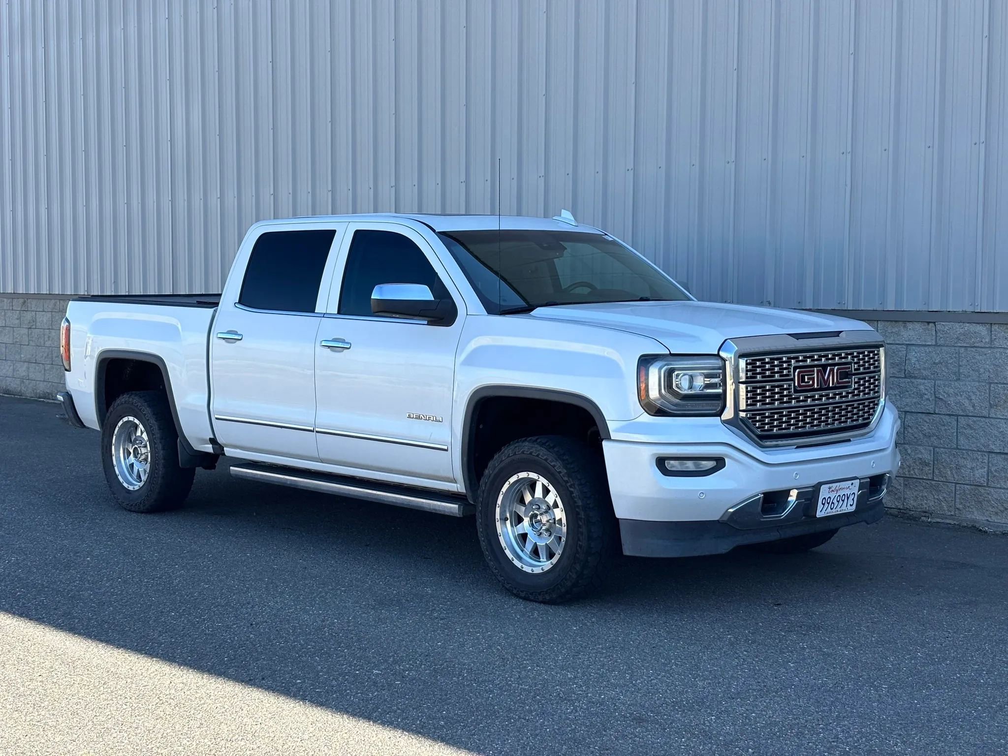 Used 2016 GMC Sierra 1500 Denali w/ Enhanced Driver Alert Package image 1