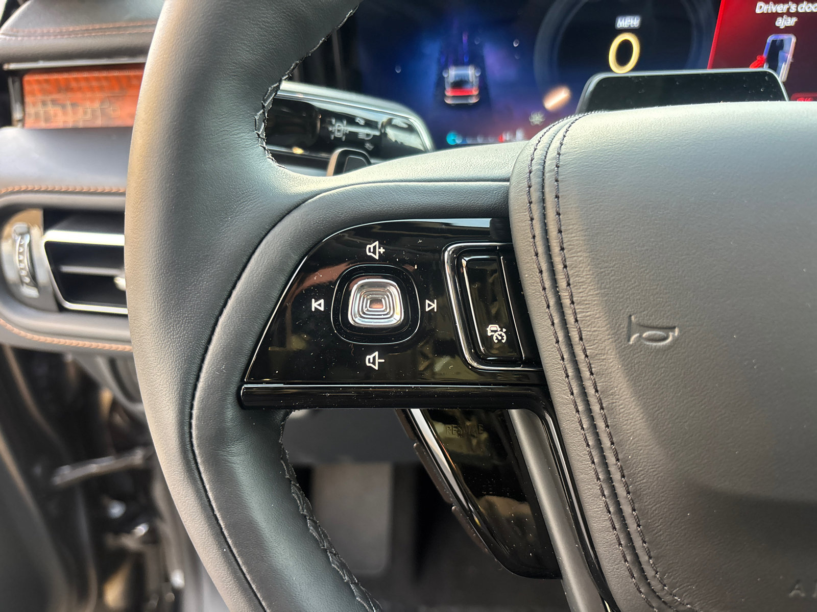 New 2026 Lincoln Aviator Black Label w/ Dynamic Handling Package image 17