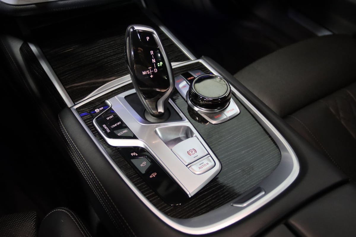 Used 2019 BMW 750i RWD image 46