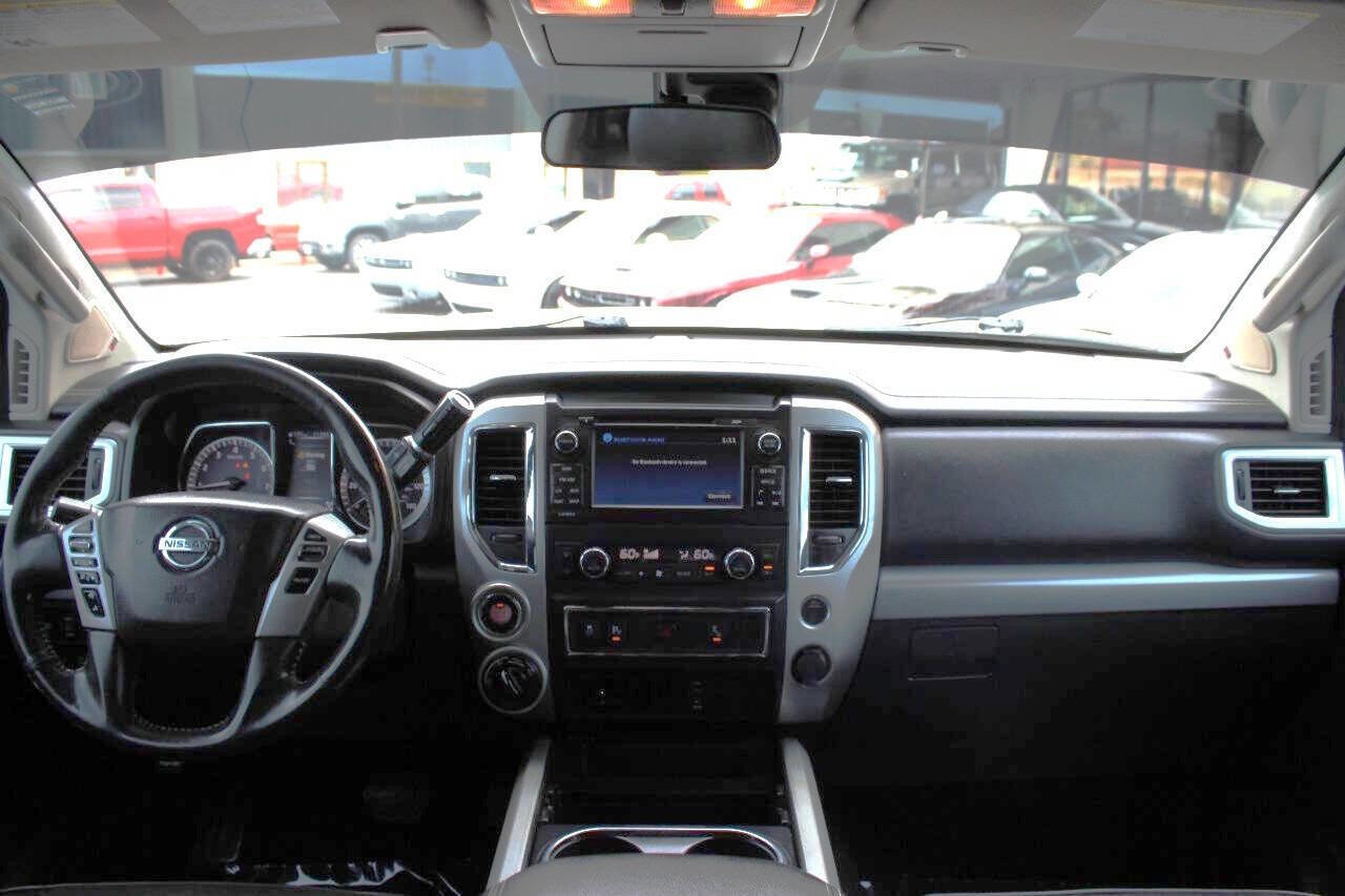 Used 2017 Nissan Titan PRO-4X image 17