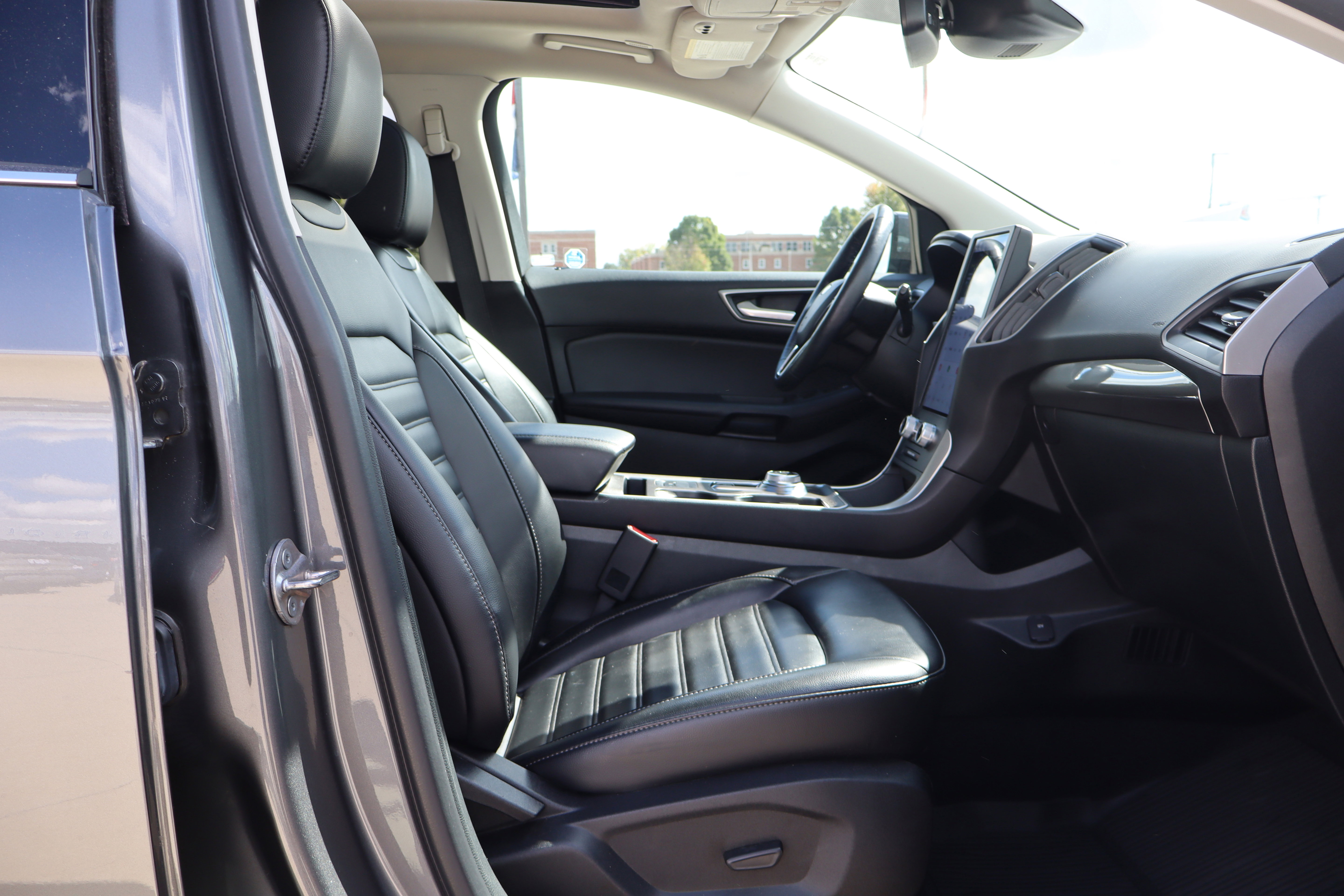 Used 2023 Ford Edge SEL w/ Convenience Package image 13