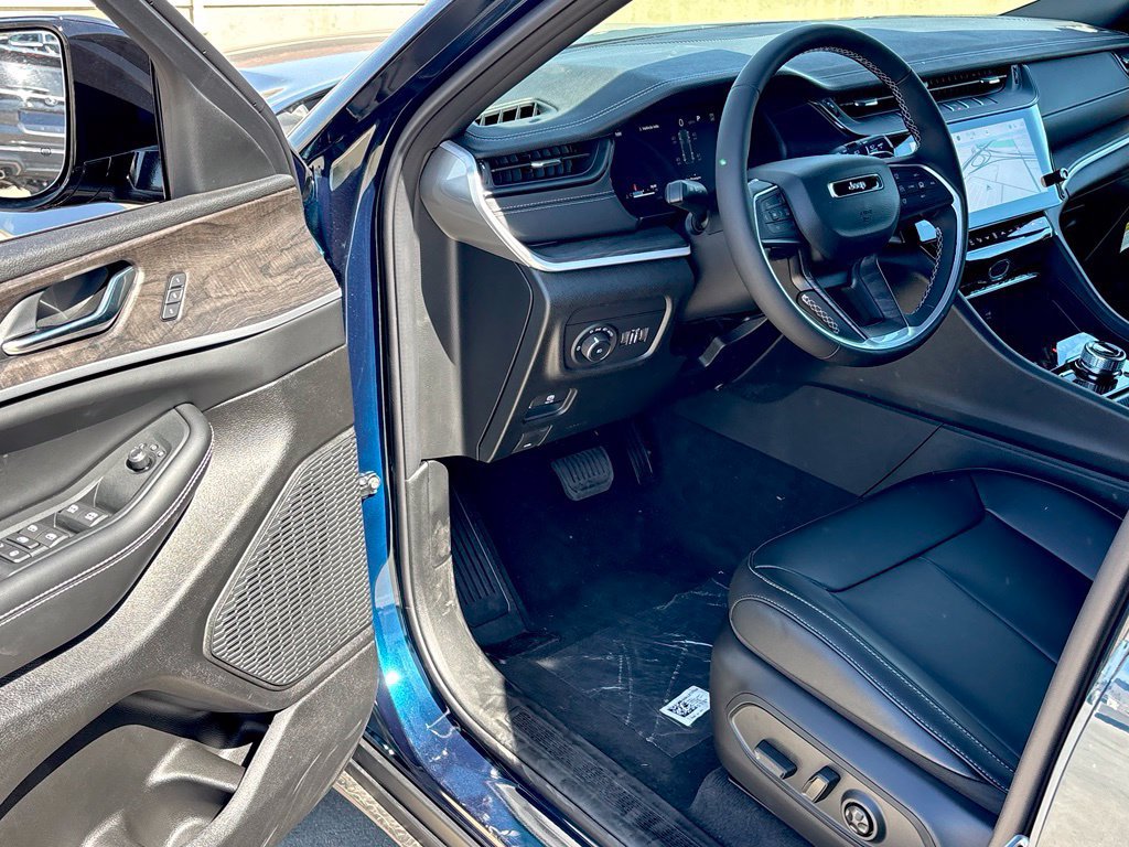 New 2027 Jeep Grand Cherokee Limited AWD/4WD image 9