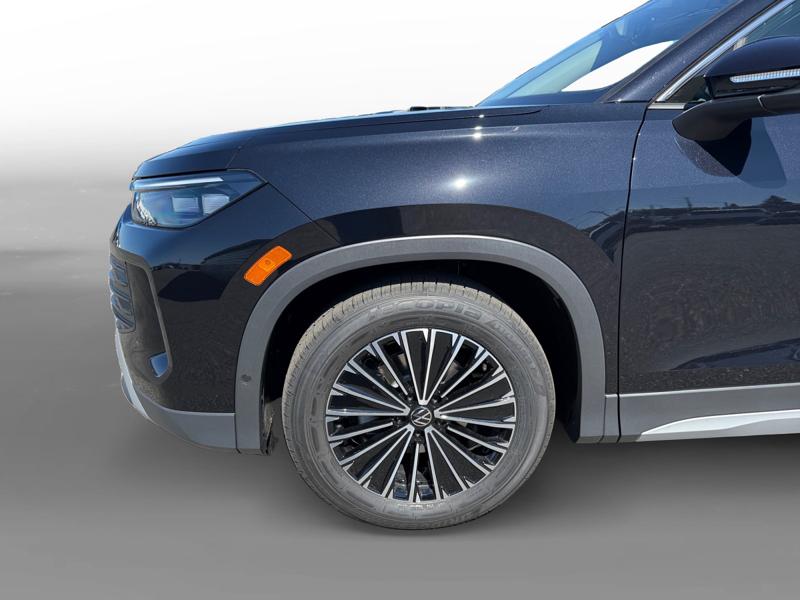 New 2026 Volkswagen Tiguan S FWD image 9