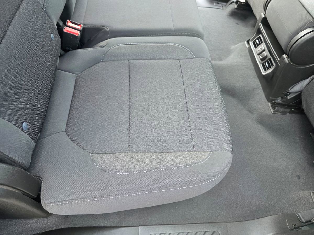 Used 2021 Chevrolet Silverado 1500 LT image 38