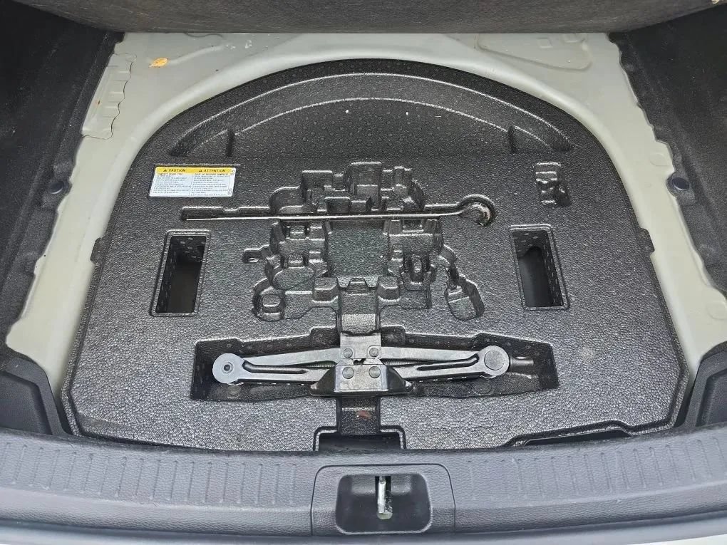 Used 2020 Toyota Corolla SE FWD image 43
