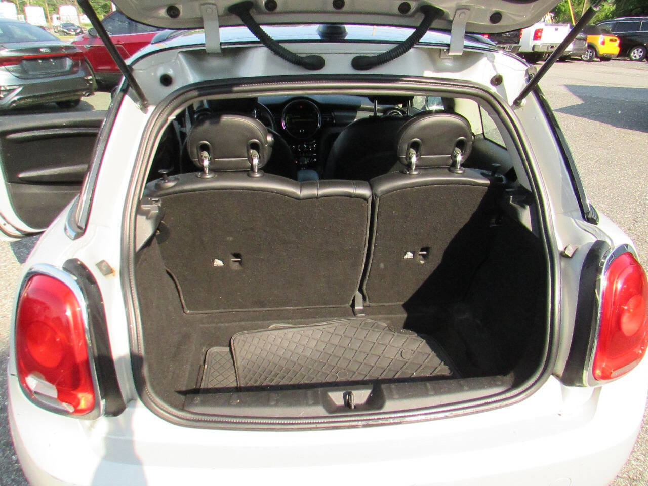 Used 2016 MINI Cooper 2-Door Hardtop FWD image 10