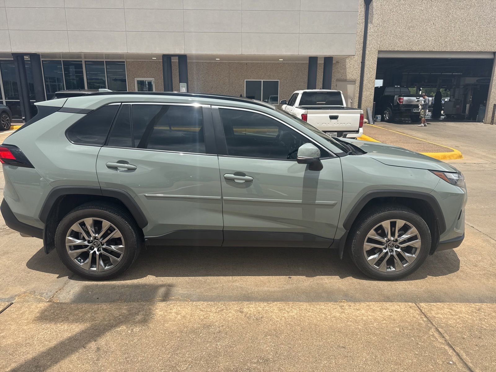Used 2023 Toyota RAV4 XLE Premium FWD image 8