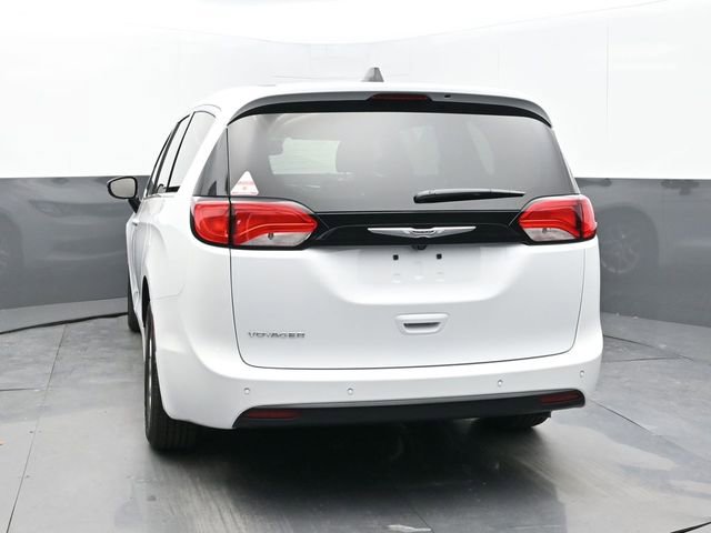 New 2025 Chrysler Voyager LX FWD image 4