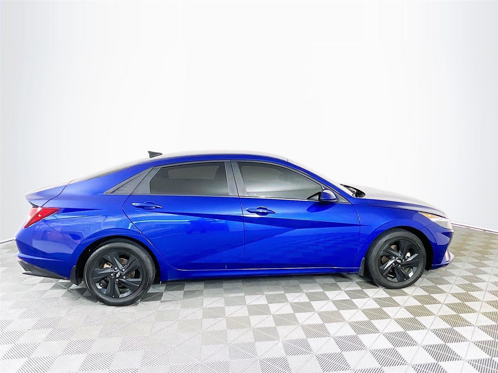 Certified 2023 Hyundai Elantra SEL w/ Cargo Package FWD image 11