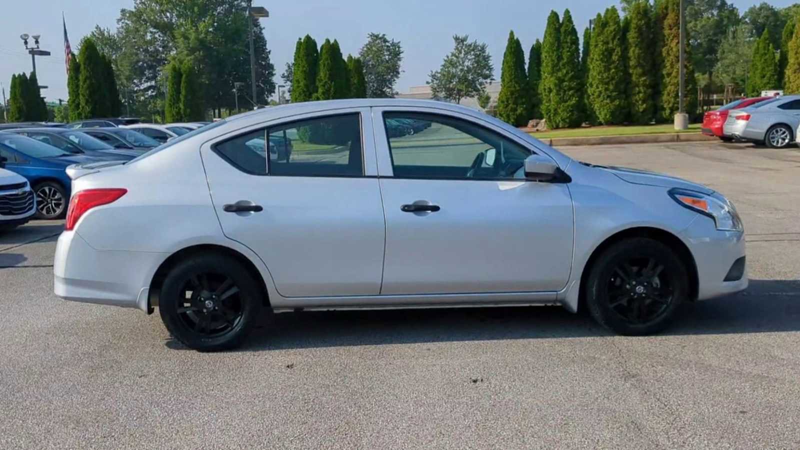 Used 2019 Nissan Versa S Plus image 9