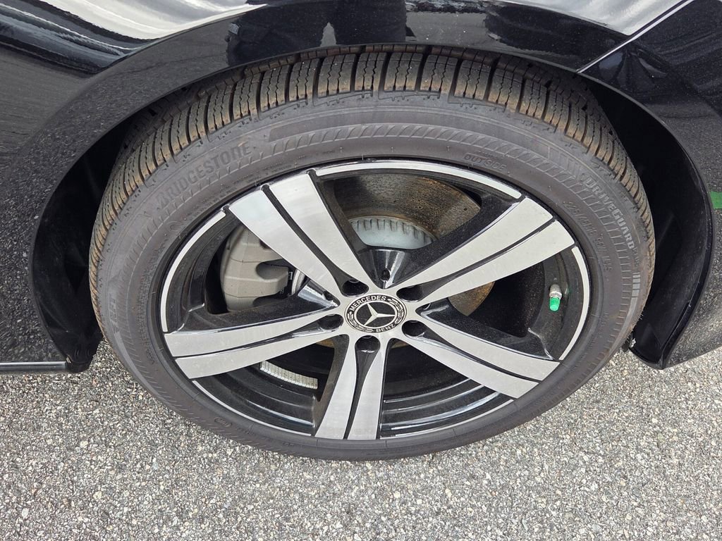 Used 2025 Mercedes-Benz C 300 Sedan image 16