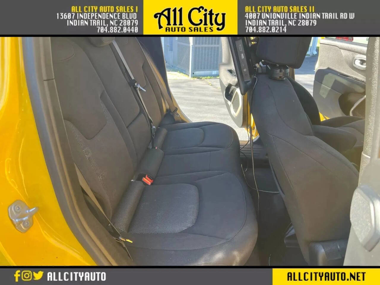 Used 2015 Jeep Renegade Latitude w/ Popular Equipment Group AWD/4WD image 17