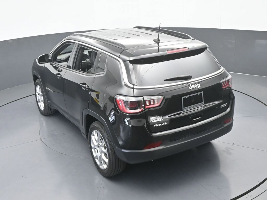 Used 2024 Jeep Compass Latitude image 43