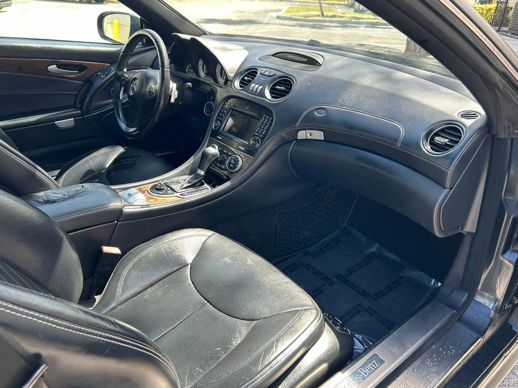 Used 2011 Mercedes-Benz SL 550 image 29