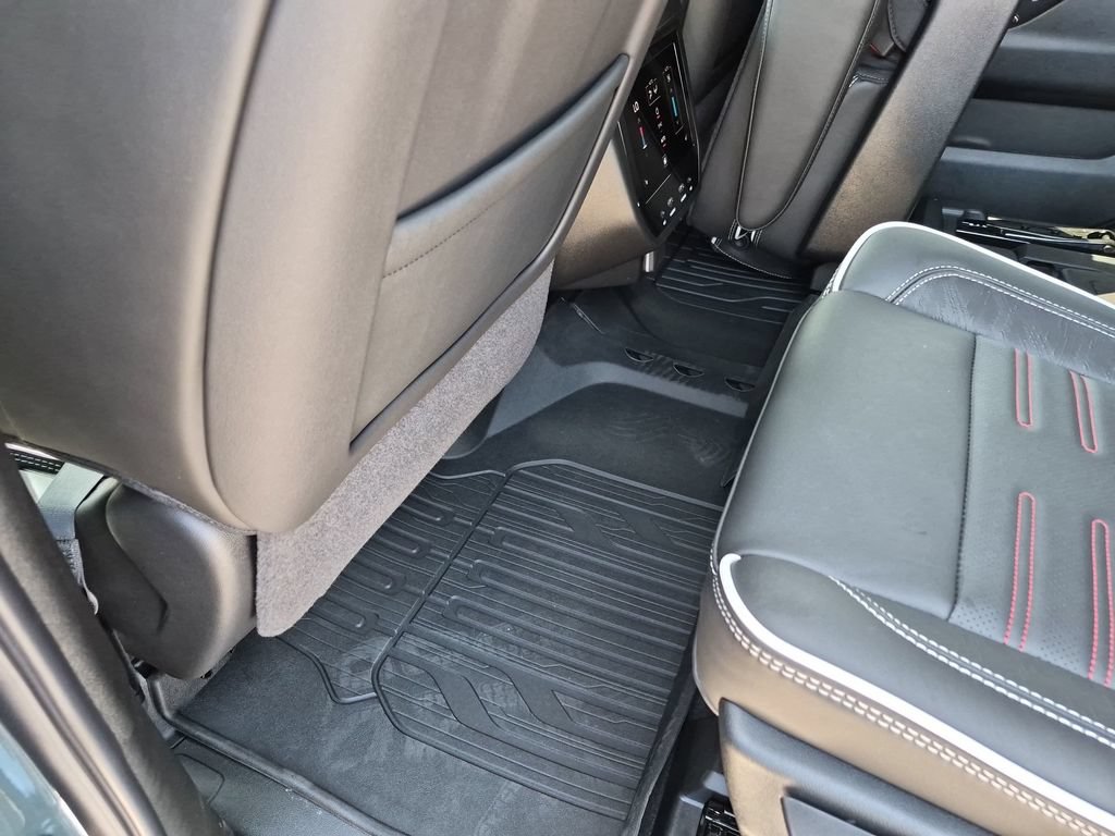 New 2026 GMC Yukon XL AT4 Ultimate w/ LPO, Floor Liner Package AWD/4WD image 40