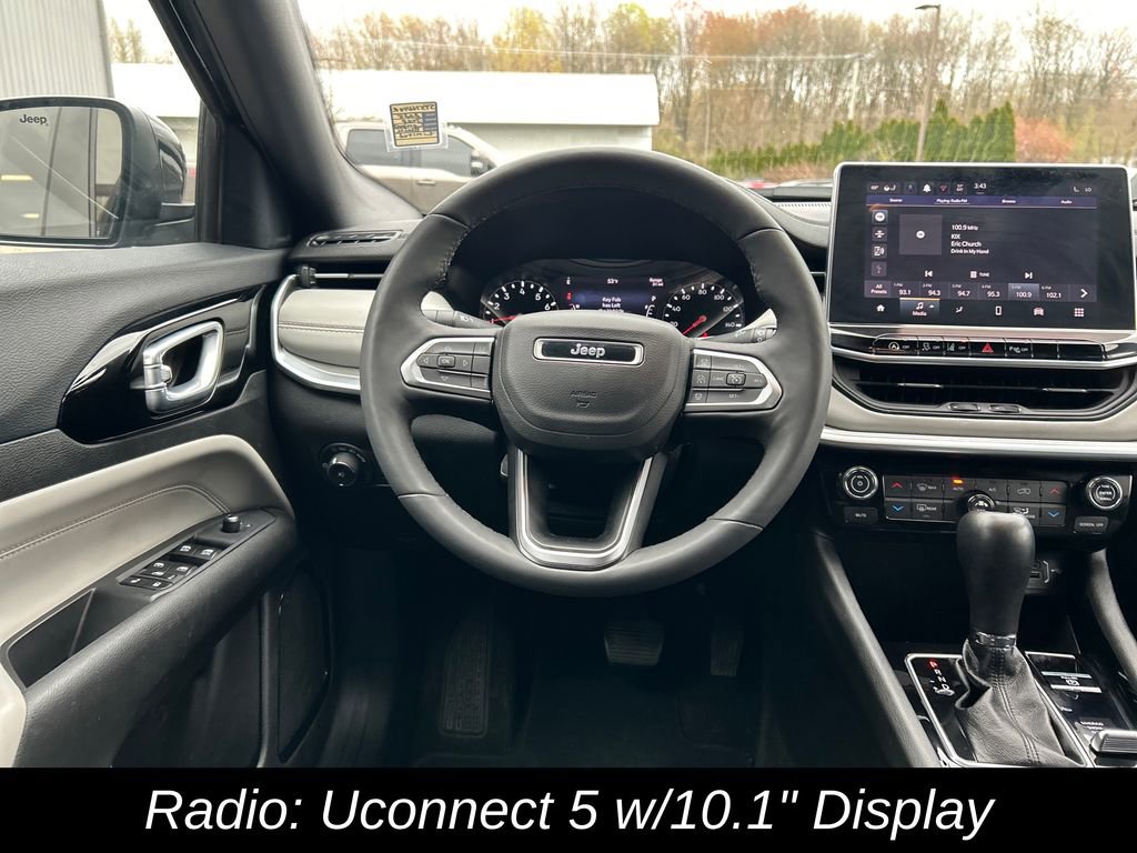 Used 2025 Jeep Compass Limited image 16