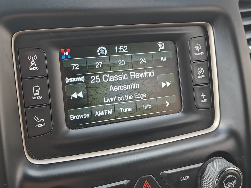 Used 2015 Jeep Grand Cherokee Laredo w/ Quick Order Package 23E AWD/4WD image 23
