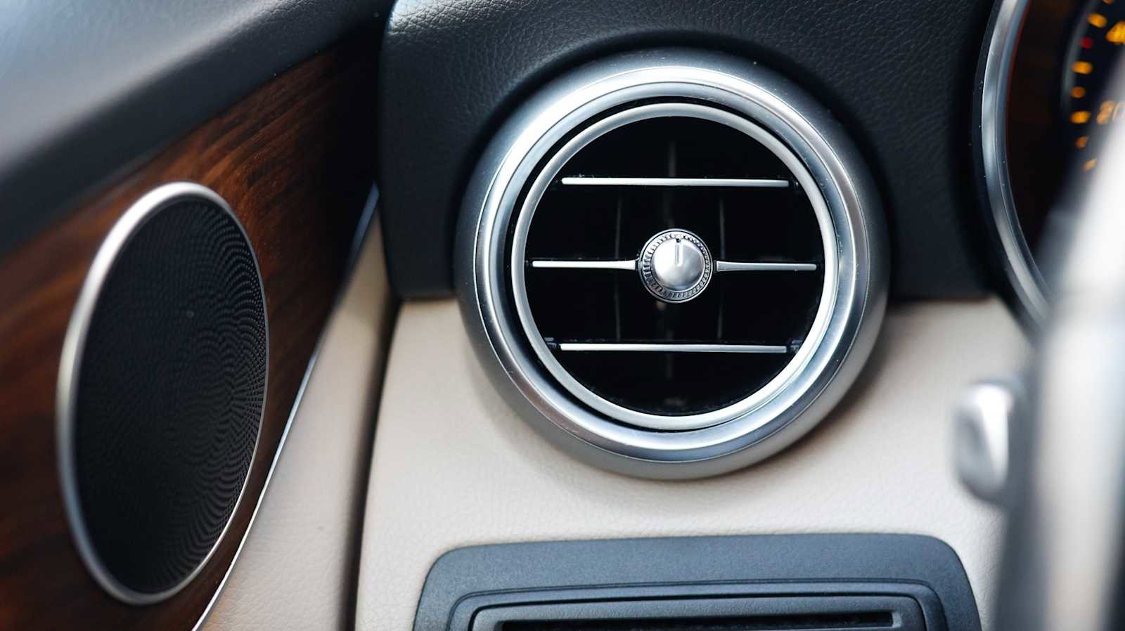 Used 2022 Mercedes-Benz GLC 300 4MATIC image 28