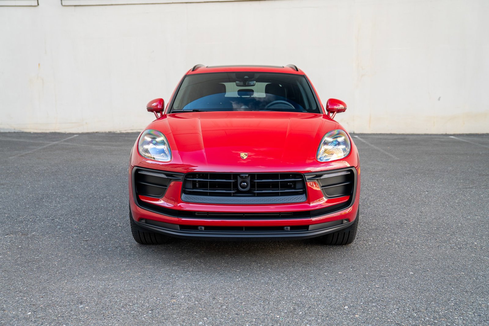 Certified 2025 Porsche Macan image 6
