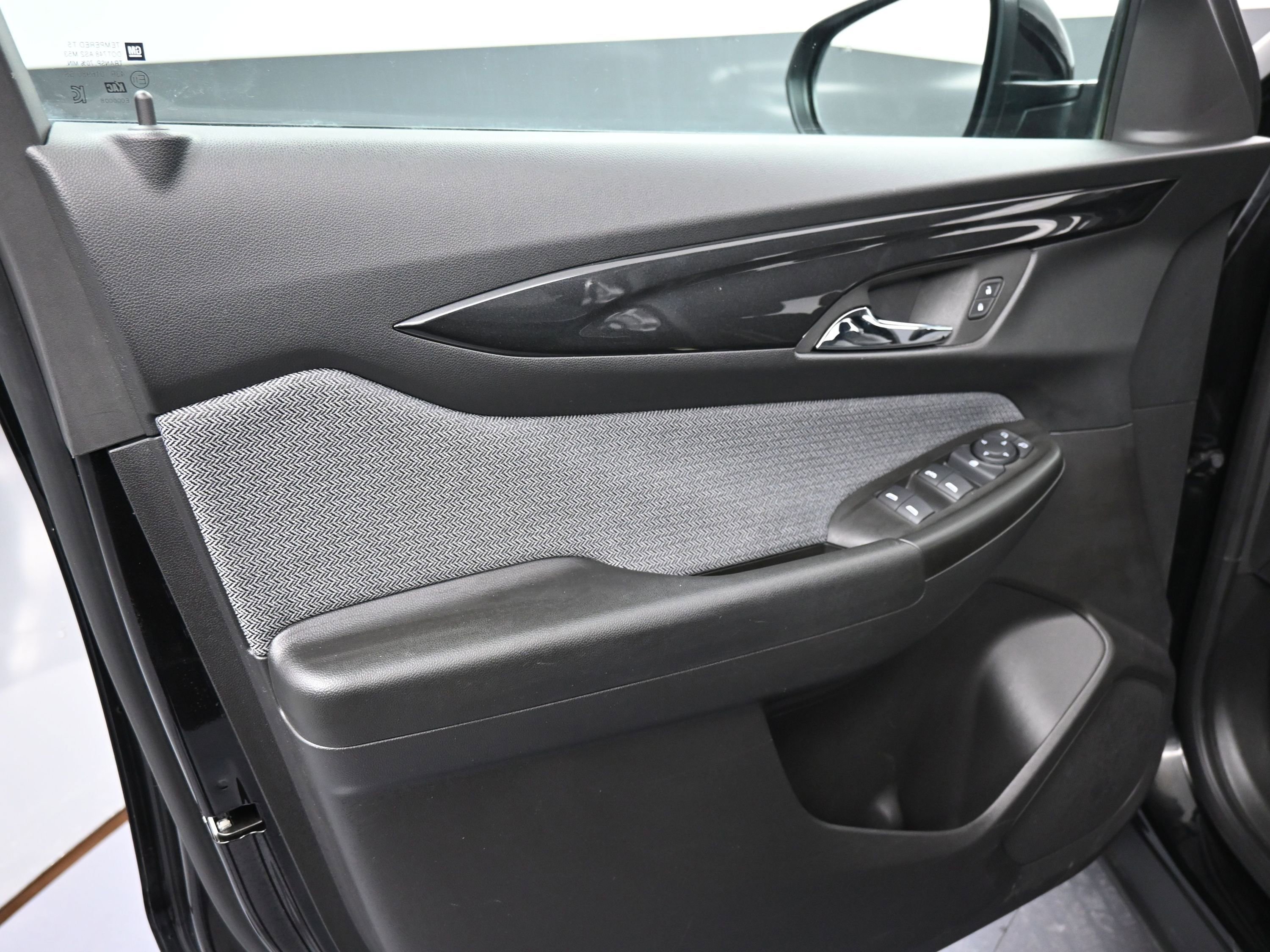 Certified 2025 Chevrolet TrailBlazer LT w/ Driver Confidence Package image 19