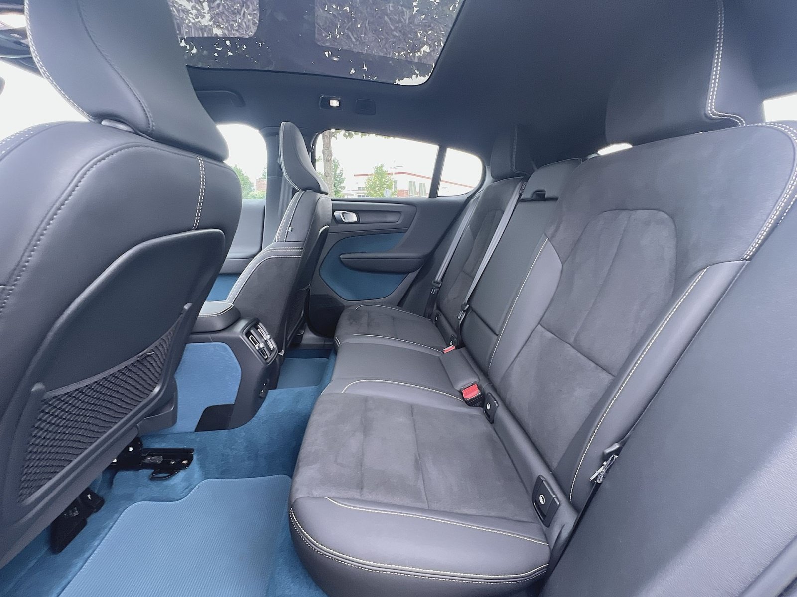 Certified 2023 Volvo C40 P8 Recharge Ultimate AWD/4WD image 25