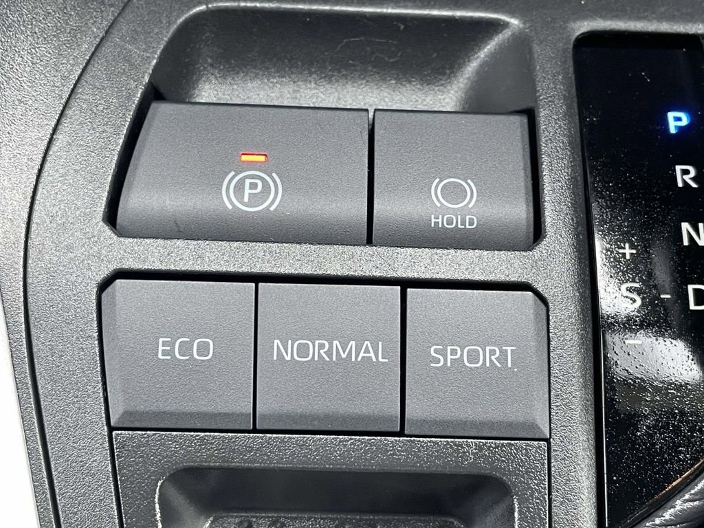 Used 2023 Toyota RAV4 XLE image 38