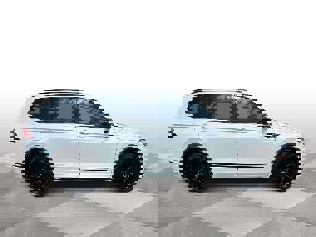 Used 2023 Volkswagen Tiguan SE R-Line image 9