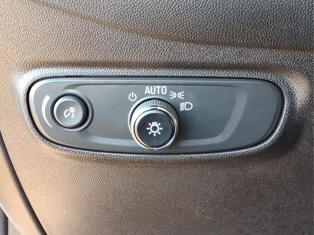 Used 2023 Chevrolet Equinox LS w/ LS Convenience Package image 17