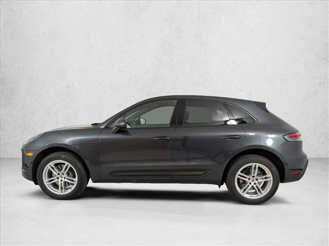 Certified 2023 Porsche Macan image 2