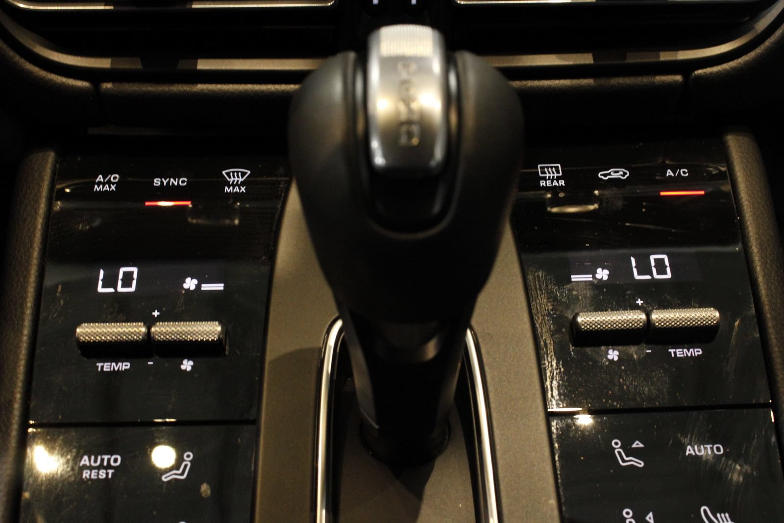 Certified 2026 Porsche Macan AWD/4WD image 27