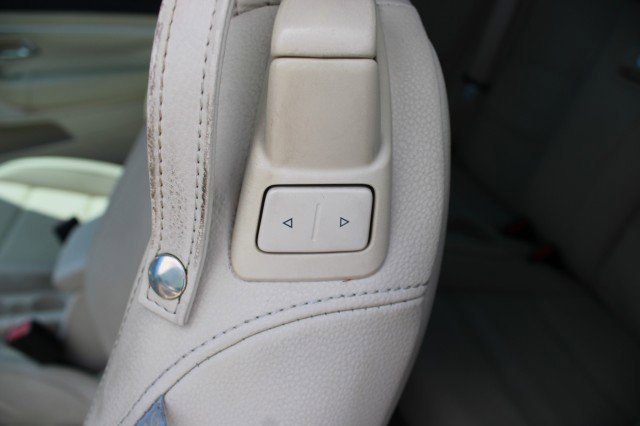 Used 2015 Volkswagen Eos Komfort FWD image 37