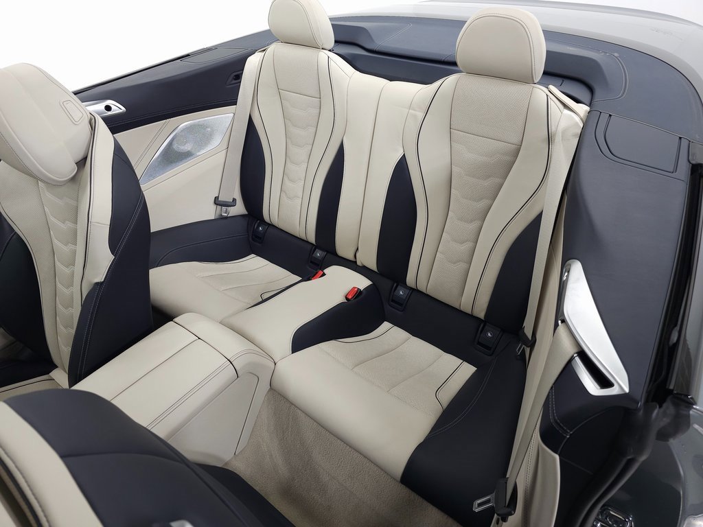 Used 2023 BMW M850i xDrive Convertible image 39