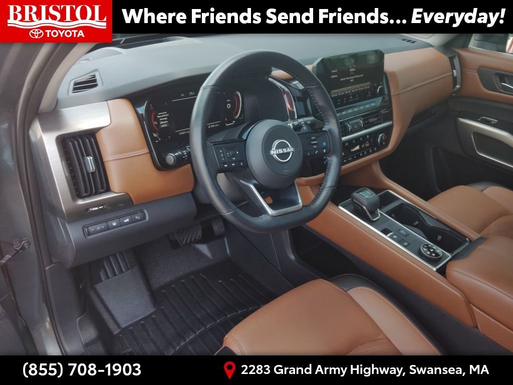 Used 2023 Nissan Pathfinder Platinum AWD/4WD image 14