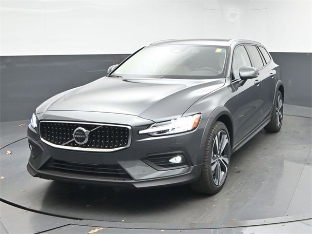 New 2026 Volvo V60 B5 Cross Country Plus w/ Protection Package Premier image 3