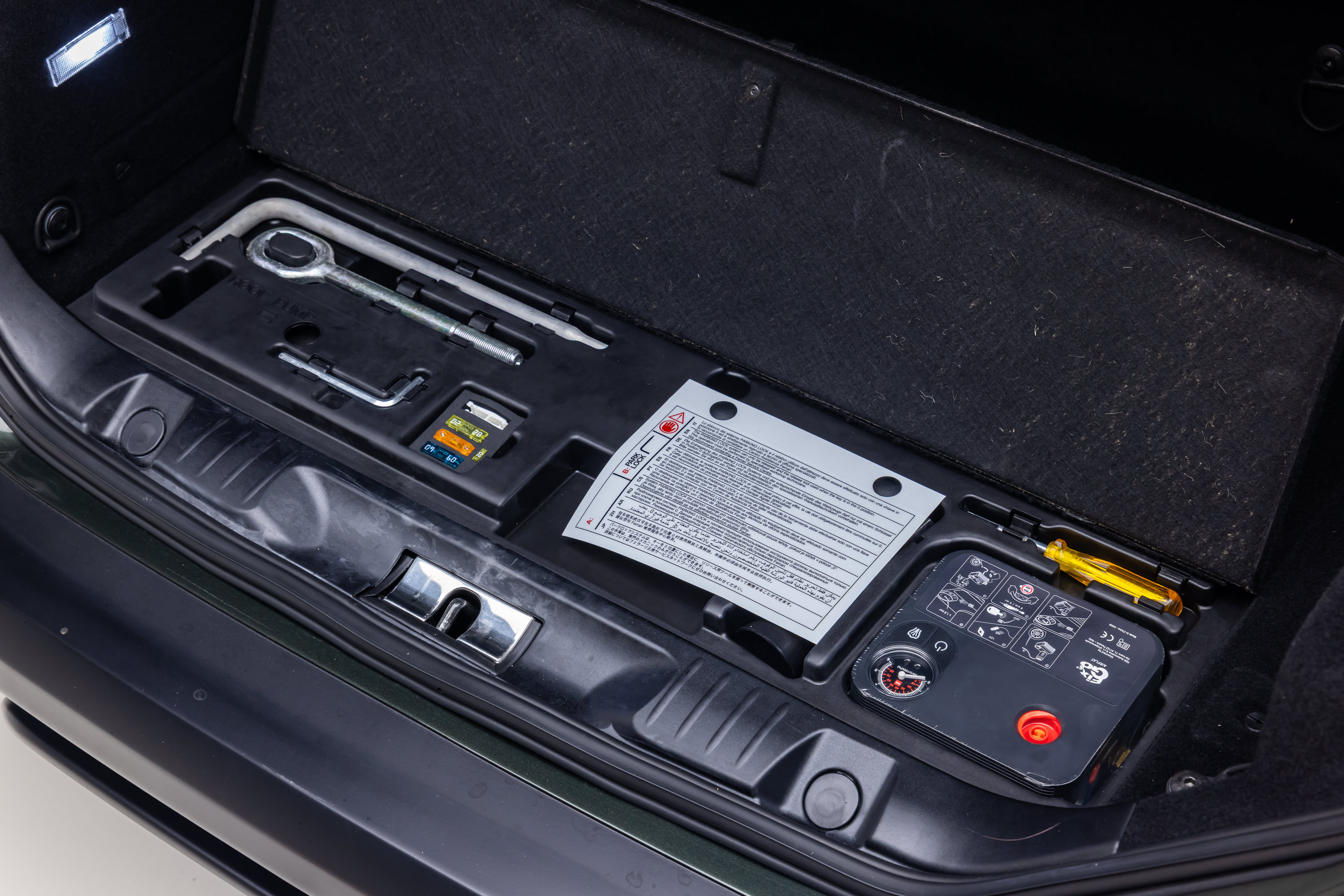 Certified 2019 Ferrari Portofino RWD image 41