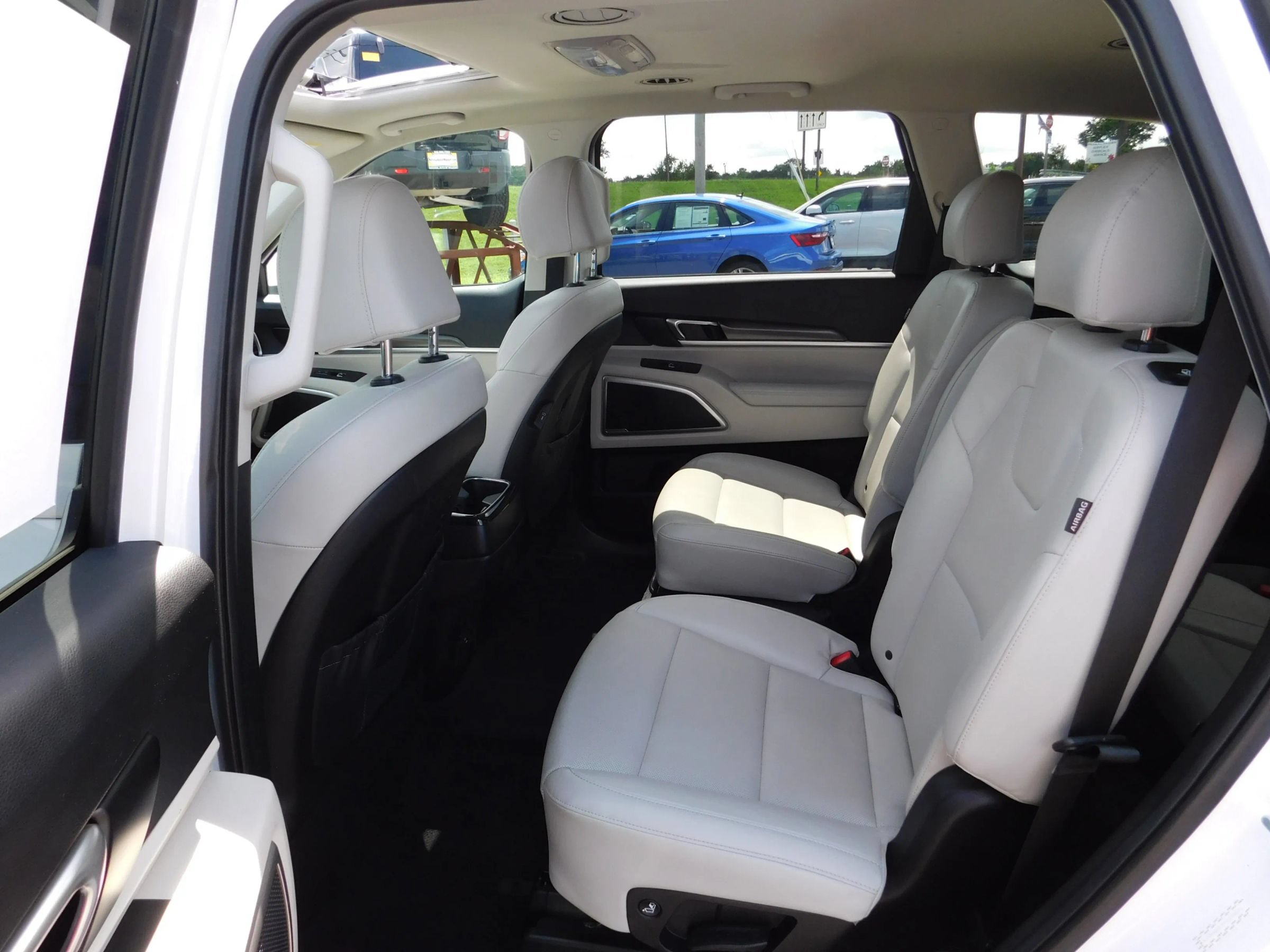 Used 2023 Kia Telluride S w/ S Sunroof Package AWD/4WD image 14