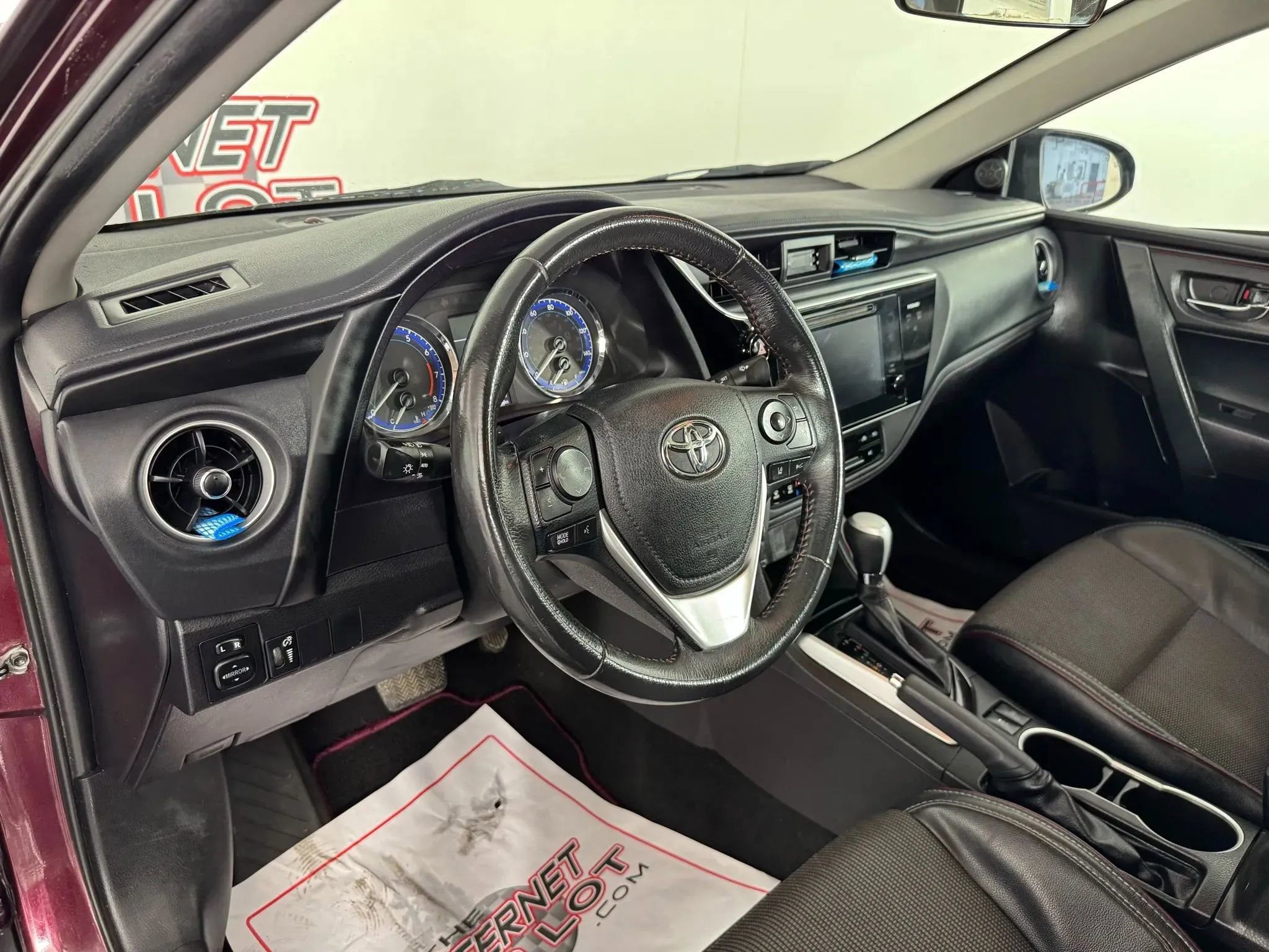 Used 2017 Toyota Corolla SE 50th Anniversary FWD image 10