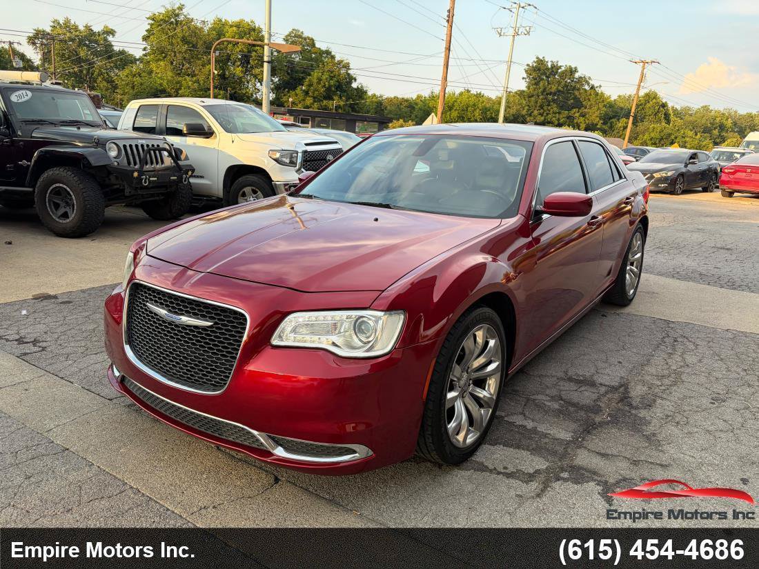 Used 2018 Chrysler 300 Touring L RWD image 1