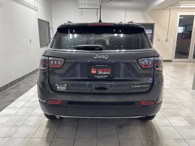 Used 2023 Jeep Compass Limited image 3